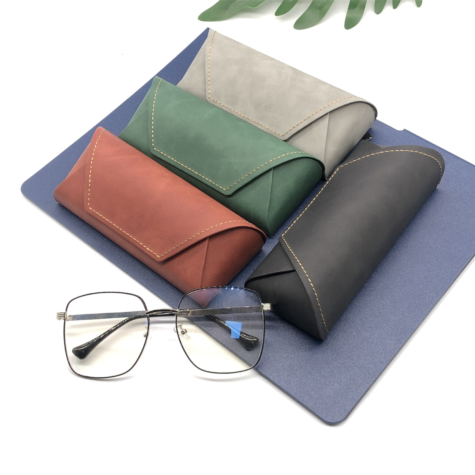 Travel Accessories Ideas - Spectacle Case Pu+Metal Eyewear Holder Sunglasses