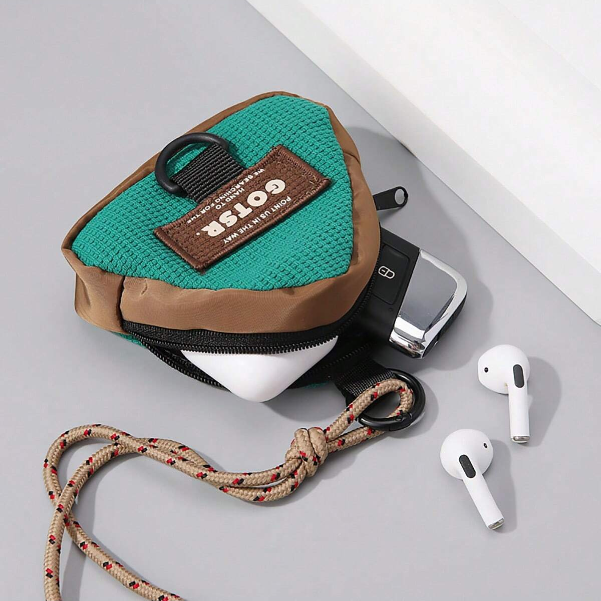 1Pcs Portable Mini Triangular  - đánh giá và giá Travel Accessories Jewelry