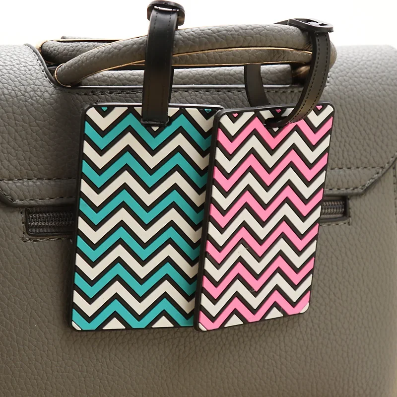 Geometric Luggage Tags for Wom - đánh giá và giá Travel Accessories Kit For Men