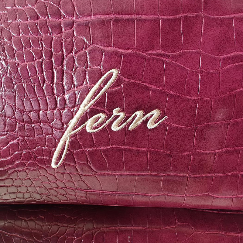 Embroidered Croc Makeup Bag Pe - đánh giá và giá Travel Accessories Ideas